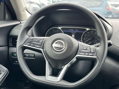 Used 2025 Nissan Sentra SV image 27