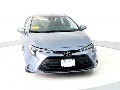 Used 2023 Toyota Corolla LE FWD image 8