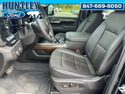 Used 2024 Chevrolet Silverado 3500 High Country w/ High Country Premium Package image 15