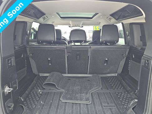 Used 2021 Land Rover Defender 110 SE image 10