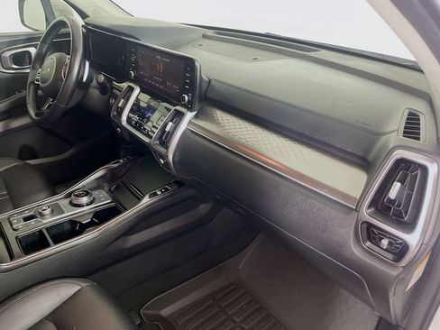 Used 2022 Kia Sorento S FWD image 31