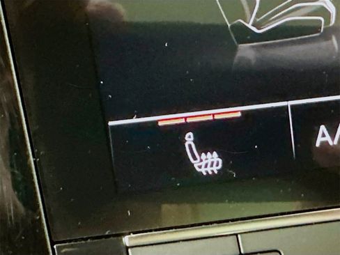 Used 2021 Audi e-tron Premium w/ Convenience Plus Package image 20