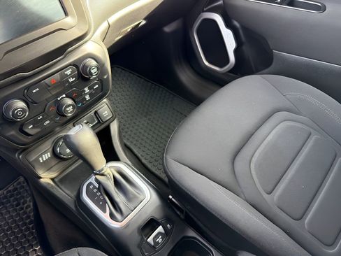 Used 2021 Jeep Renegade Latitude w/ Convenience Group image 21