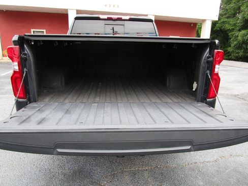Used 2023 Chevrolet Silverado 1500 High Country w/ Technology Package AWD/4WD image 28