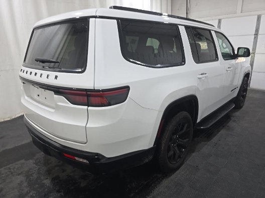 Used 2024 Jeep Wagoneer Series II AWD/4WD image 3