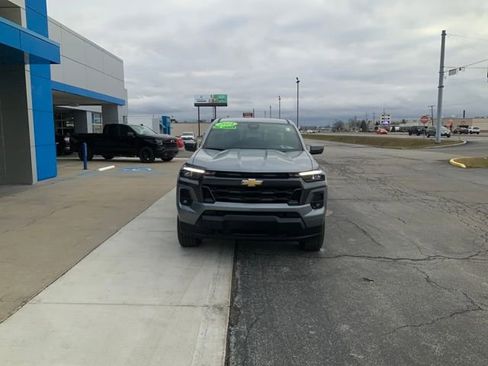 Used 2024 Chevrolet Colorado LT w/ LT Convenience Package III image 3