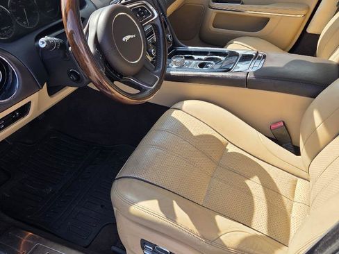 Used 2014 Jaguar XJ L Portfolio image 11