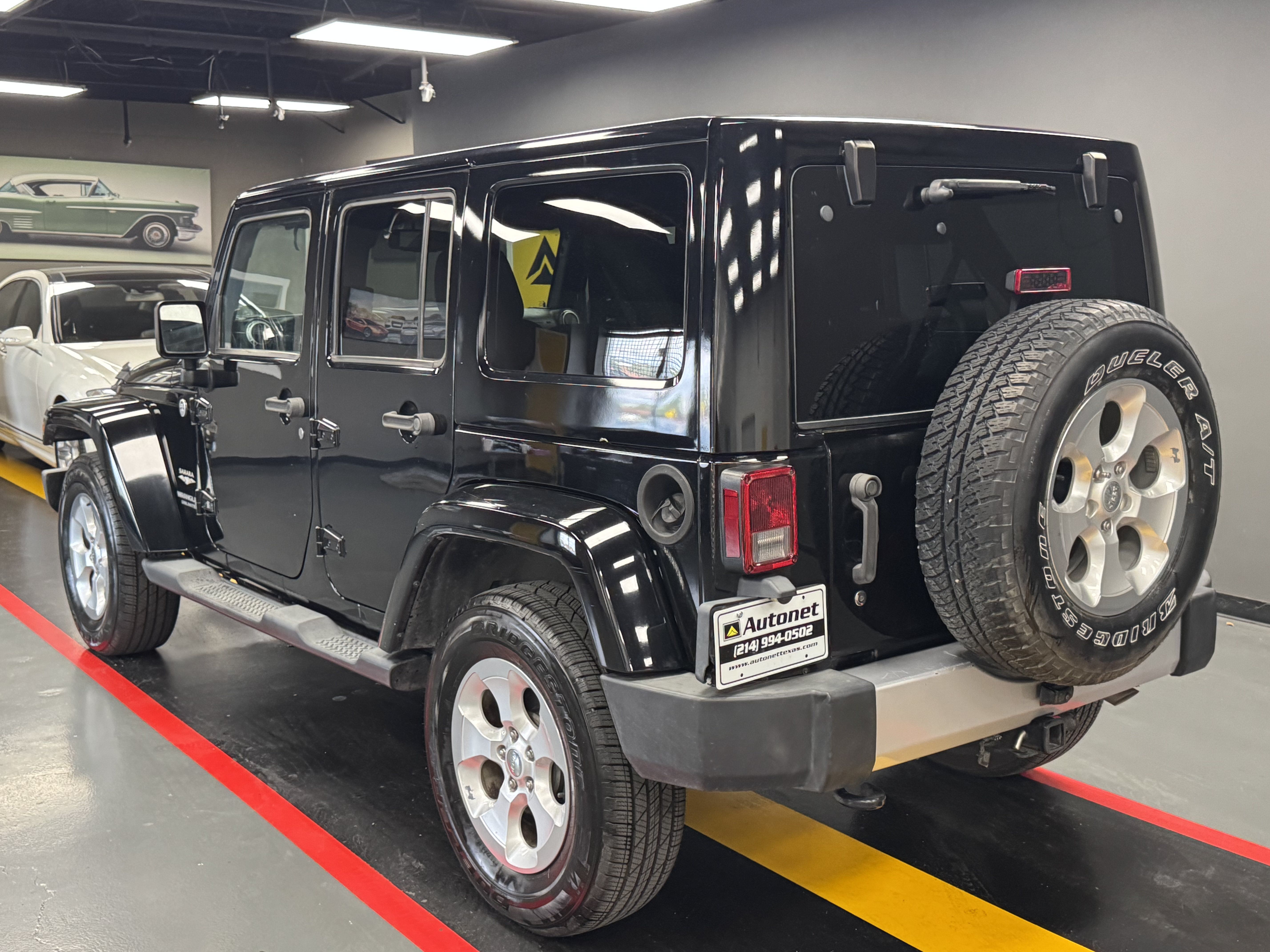 Used 2015 Jeep Wrangler Unlimited Sahara w/ Max Tow Package AWD/4WD image 4