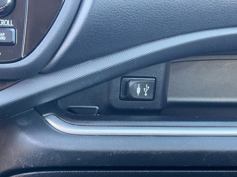 Used 2015 Toyota Prius C image 25