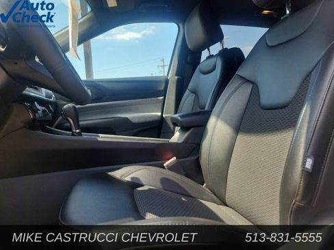 Used 2025 Jeep Compass Latitude AWD/4WD image 27