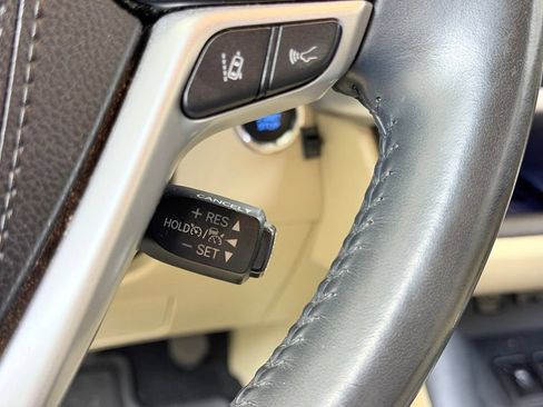 Used 2019 Toyota Highlander Limited FWD image 49
