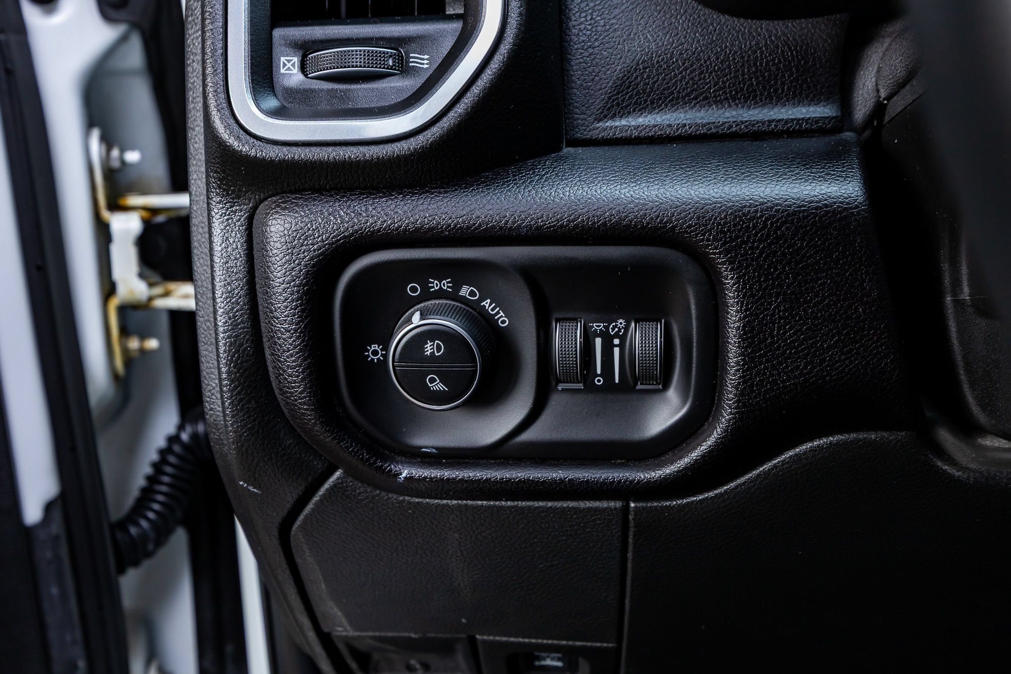 Used 2023 RAM 3500 Laramie AWD/4WD image 21
