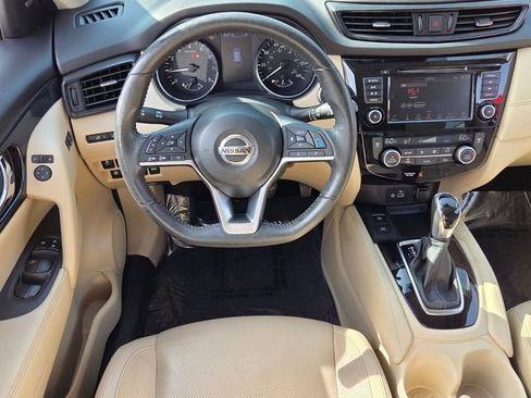 Used 2019 Nissan Rogue SL w/ Premium Package AWD/4WD image 11