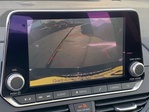 Used 2025 Nissan Altima 2.5 SV FWD image 24