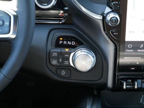 New 2026 RAM 1500 Laramie AWD/4WD image 16