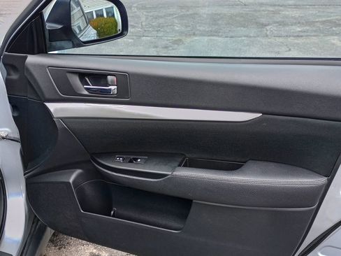 Used 2014 Subaru Outback 2.5i Premium image 22