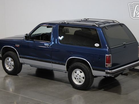 Used 1988 Chevrolet S10 Pickup 4WD image 19