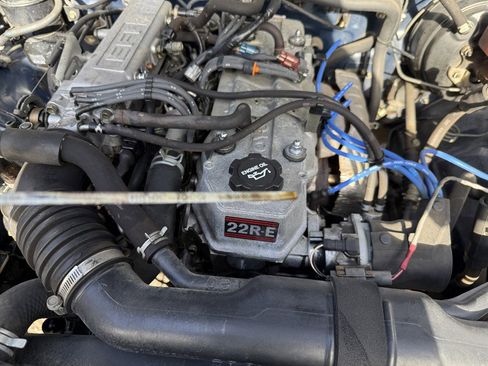 Used 1989 Toyota Pickup Deluxe image 51