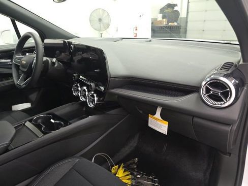 New 2026 Chevrolet Blazer EV LT image 28