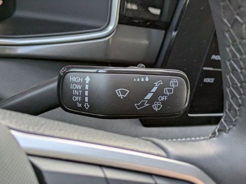 New 2026 Volkswagen Taos SE image 36