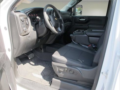 Used 2025 Chevrolet Silverado 2500 Custom w/ Custom Value Package AWD/4WD image 10