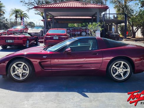 Used 2003 Chevrolet Corvette Coupe w/ Preferred Equipment Group RWD image 13