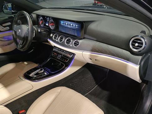 Used 2017 Mercedes-Benz E 300 4MATIC image 40