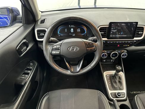 Used 2023 Hyundai Venue Limited w/ Cargo Package FWD image 22