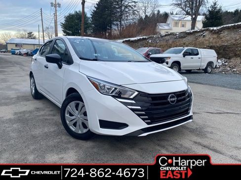 Used 2024 Nissan Versa S image 1
