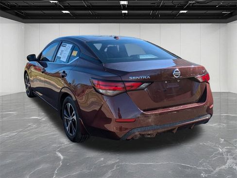 Used 2021 Nissan Sentra SV image 3