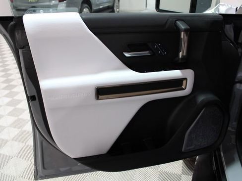 New 2025 GMC Hummer EV 2X image 17