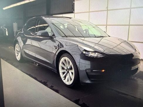 Used 2022 Tesla Model 3 Long Range AWD/4WD image 1