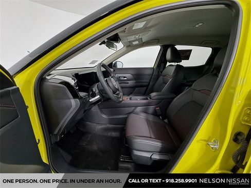 New 2025 Nissan Kicks SR image 19