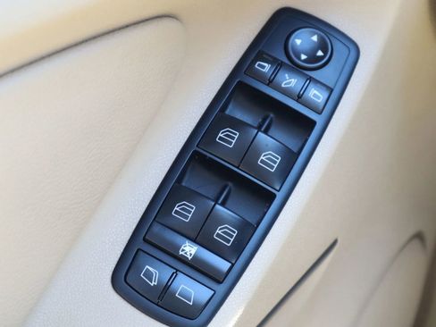 Used 2008 Mercedes-Benz GL 320 CDI 4MATIC image 32