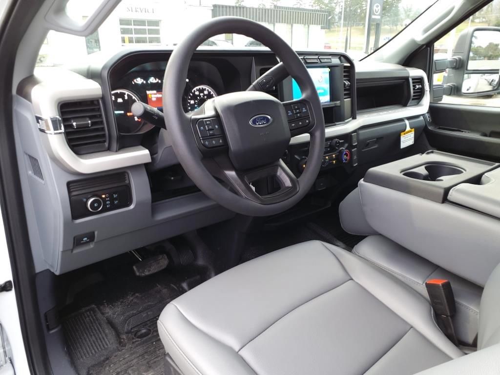 New 2024 Ford F550 Luxury RWD image 6