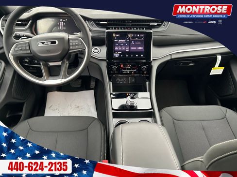 New 2025 Jeep Grand Cherokee Laredo w/ Luxury Tech Group I image 25