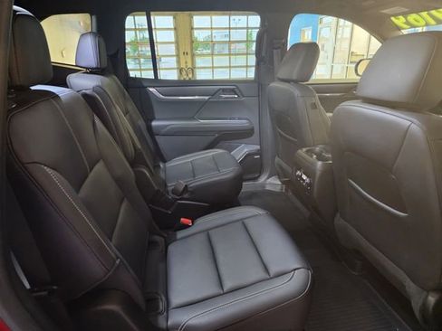 Certified 2024 GMC Acadia Elevation w/ Black Edition AWD/4WD image 19