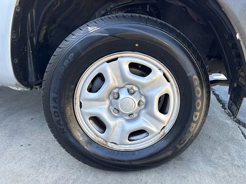 Used 2012 Toyota Tacoma 2WD Access Cab image 18