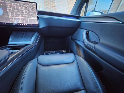 Used 2022 Tesla Model X image 53