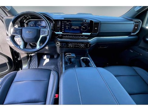 Used 2024 Chevrolet Silverado 1500 LT Trail Boss w/ LT Trail Boss Premium Package AWD/4WD image 8