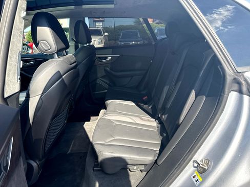 Used 2019 Audi Q8 Prestige image 12