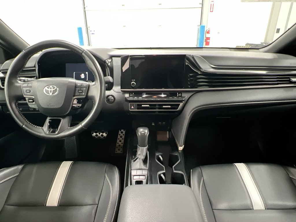 Used 2025 Toyota Camry SE FWD image 10