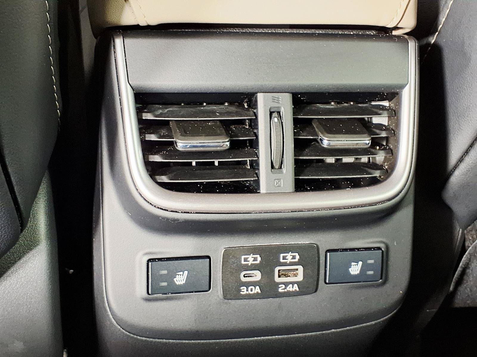 Used 2025 Subaru Outback Limited AWD/4WD image 12