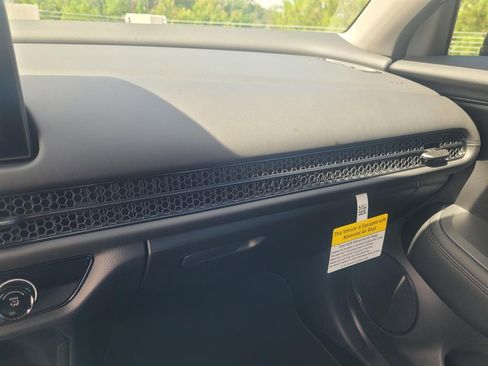 New 2026 Honda HR-V LX image 12