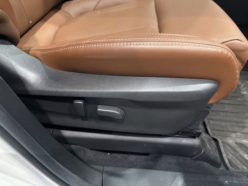 Used 2023 Subaru Ascent Touring AWD/4WD image 13