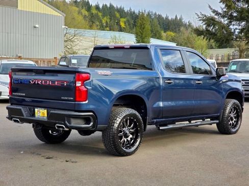 Used 2021 Chevrolet Silverado 1500 Custom Trail Boss w/ LPO, Dark Essentials Package AWD/4WD image 7