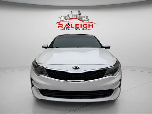 Used 2016 Kia Optima EX w/ Premium Package image 3