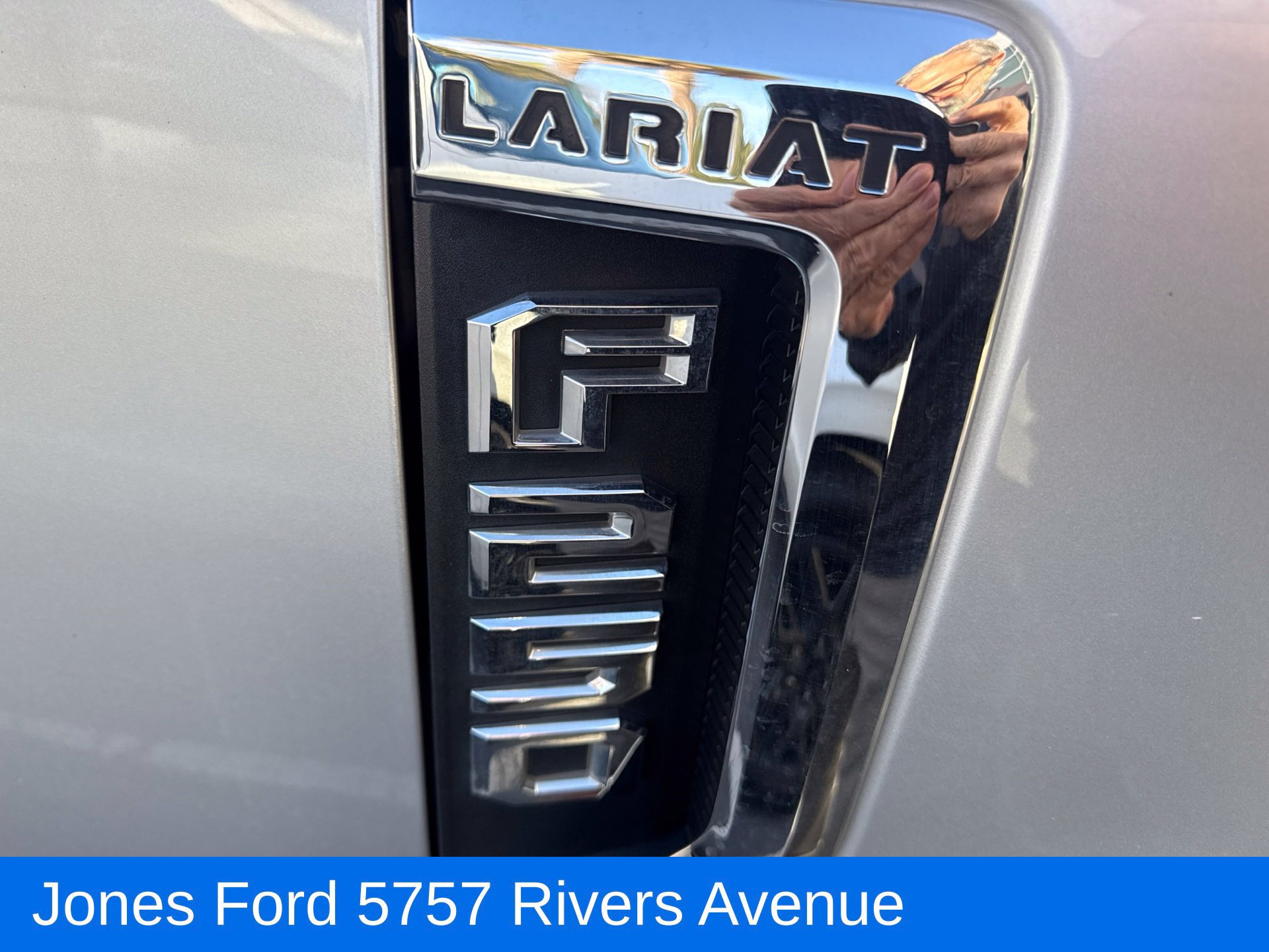 Used 2019 Ford F250 Lariat w/ Lariat Ultimate Package AWD/4WD image 3
