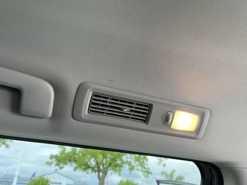 Used 2025 Nissan Pathfinder SV AWD/4WD image 19