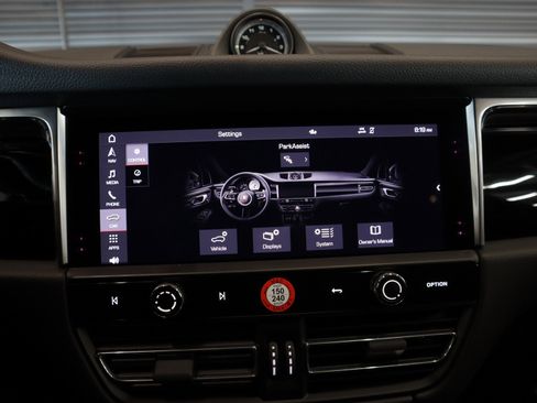 Used 2023 Porsche Macan image 22